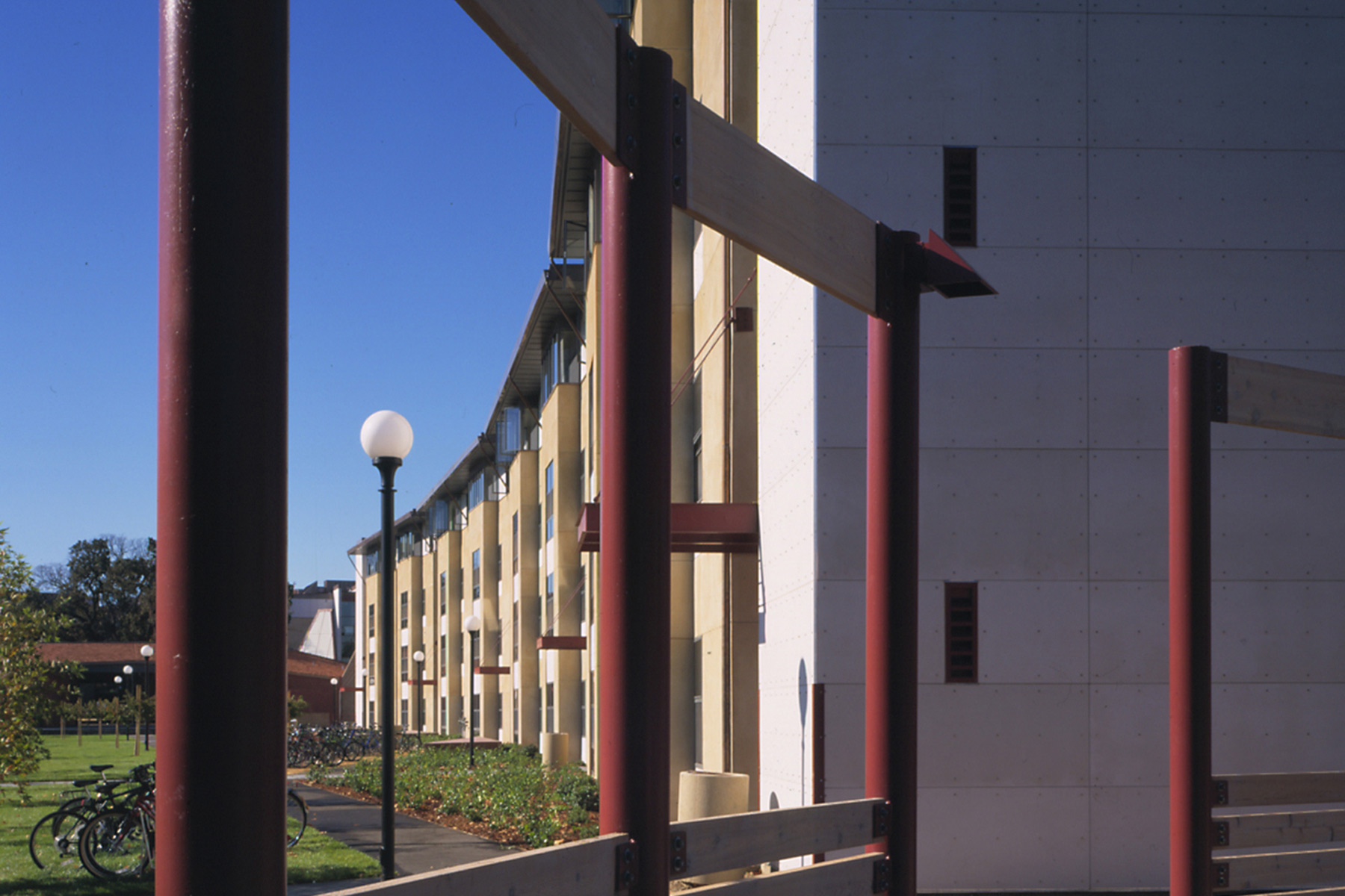 The Richard W. Lyman Graduate Residences at Stanford University in the Bay Area are shaped around the landscape to connect the students to the natural world.