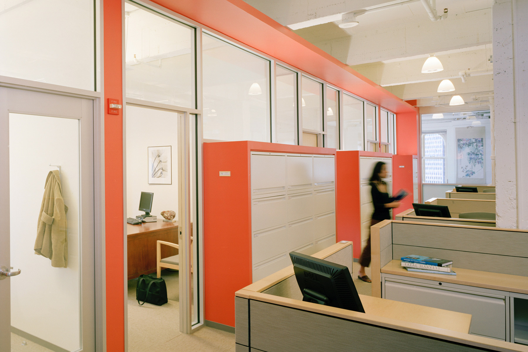 As one of the nation’s most influential environmental action organizations, the Natural Resource’s Defense Council’s offices in San Francisco were designed to promote sustainable goals; the energy-efficient, environmentally responsible workplaces are certified LEED Gold.