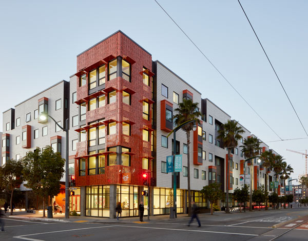 The Nancy and Stephen Grand Family House is a LEED Platinum certified home that provides a comforting, supportive, and sustainably healthy environment for families whose children are being treated at the nearby UC San Francisco Benioff Children’s Hospital.