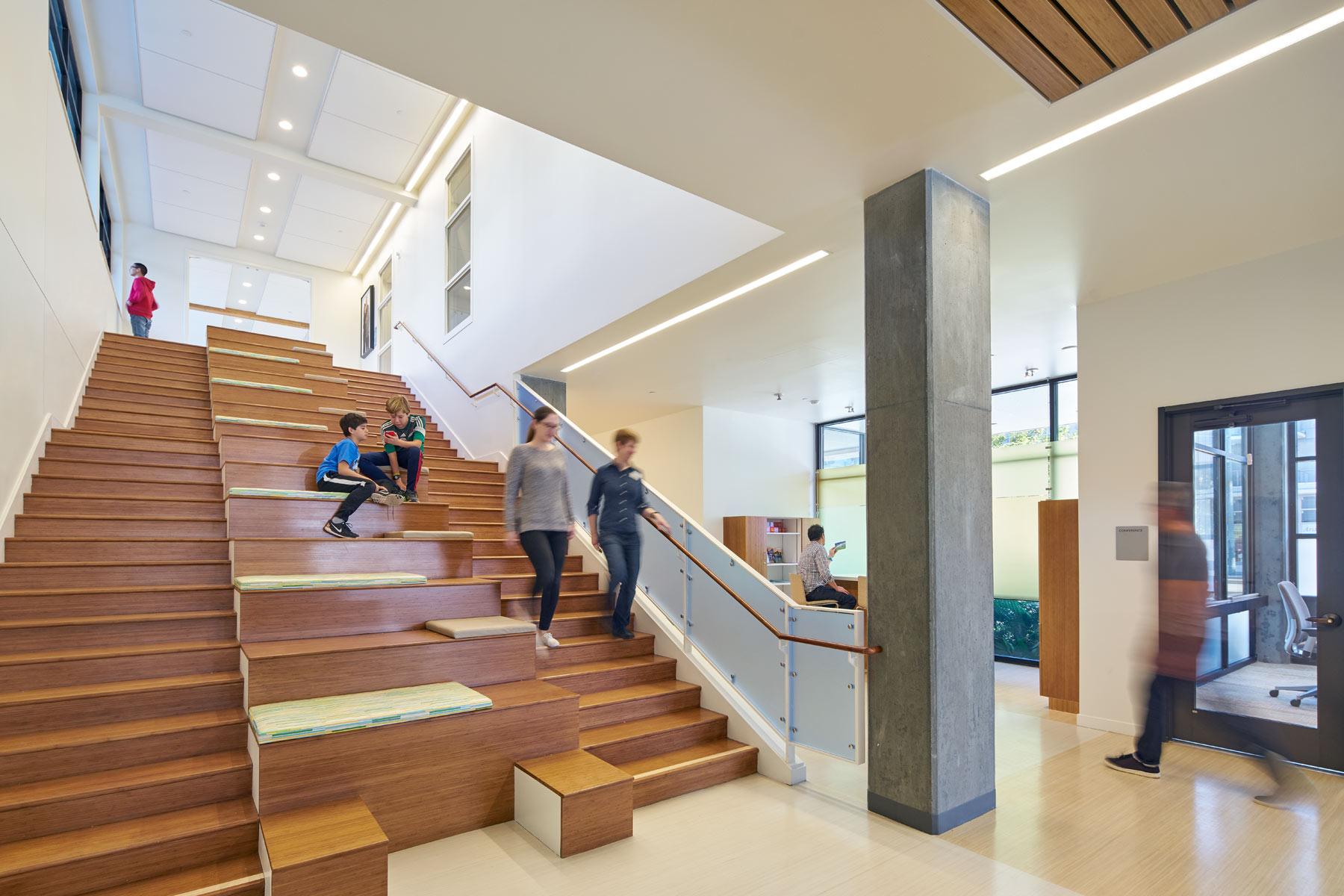 The Nancy and Stephen Grand Family House is a LEED Platinum certified home that provides a comforting, supportive, and sustainably healthy environment for families whose children are being treated at the nearby UC San Francisco Benioff Children’s Hospital.